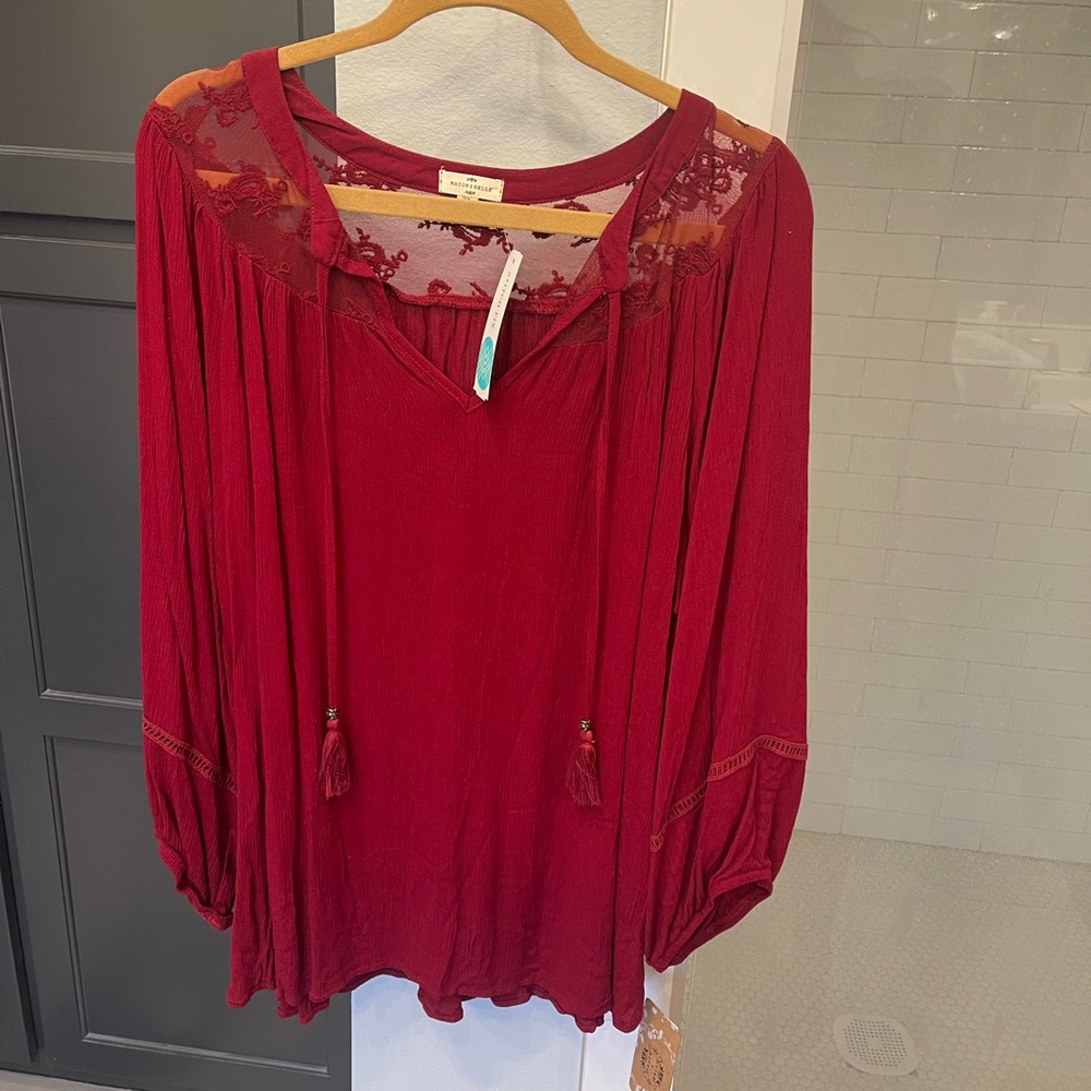 Mason & Belle lace detail blouse, Size 2X. Long sleeve. Red color. NWT
